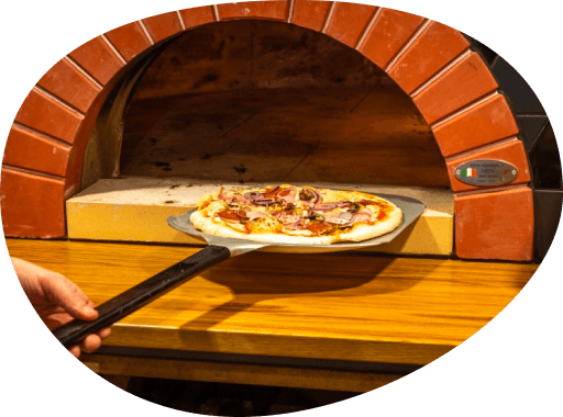 Soe pizza valmis minema ahju